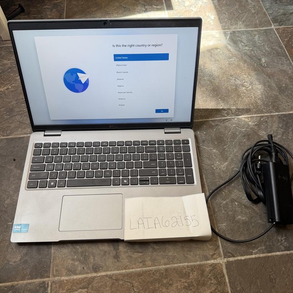 Dell Latitude 5550 - 512 GB, Silver, 64 GB, Intel Core Ultra 7