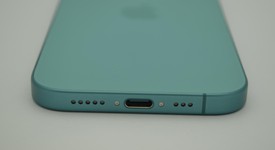 Mint
													Apple iPhone 16 - Unlocked, Teal, 128 GB, A3081, photo 4 of 11