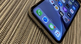 Mint
													Apple iPhone Xr - Unlocked, White, 64 GB, A1984, photo 3 of 8