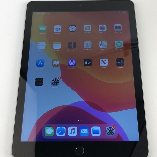 Apple iPad 5th Gen - Unlocked, Gray, 32 GB, A1823