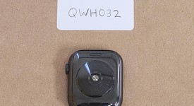 Mint
													Apple Watch SE 1st Gen 44mm - Unlocked, Gray, A2354 - Cellular, Aluminum, photo 5 of 6