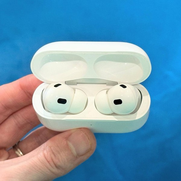 Apple AirPods Pro 2 - Lightning