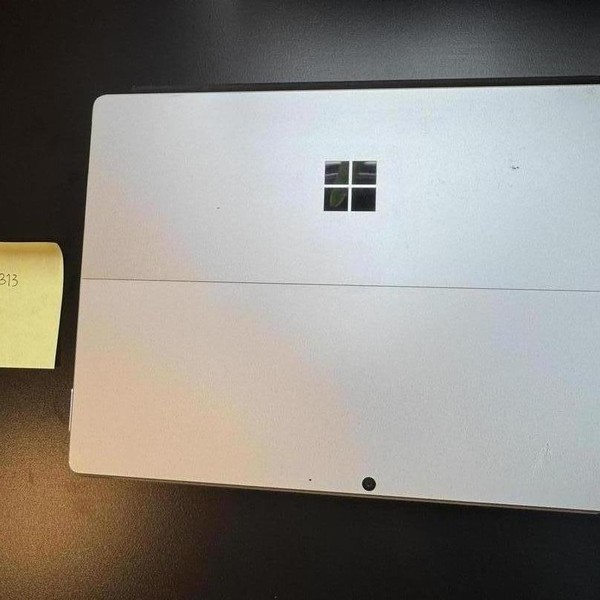 Microsoft Surface Pro 8 - I7, Platinum, 512 GB, 16 GB