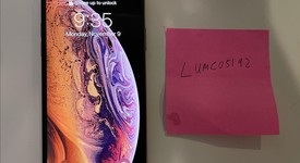 Good
													Apple iPhone Xs - Unlocked, Gold, 256 GB, A1920, photo 4 of 7