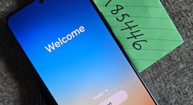 Good
													Samsung Galaxy S22 - Unlocked, Black, 128 GB, 8 GB, SM-S901U1, photo 1 of 7