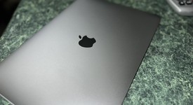 Good
													MacBook Air 2020 - 13" - I5, Silver, 512 GB, 8 GB, photo 3 of 11