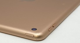 Fair
													Apple iPad 8th Gen - Wi-Fi, Gold, 128 GB, A2270, photo 4 of 7