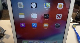 Good
													Apple iPad Air - Unlocked, Silver, 32 GB, photo 4 of 4