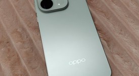 Mint
													Oppo Find X9 Pro - Unlocked Non-US, Silk White, 512 GB, 16 GB, photo 4 of 15