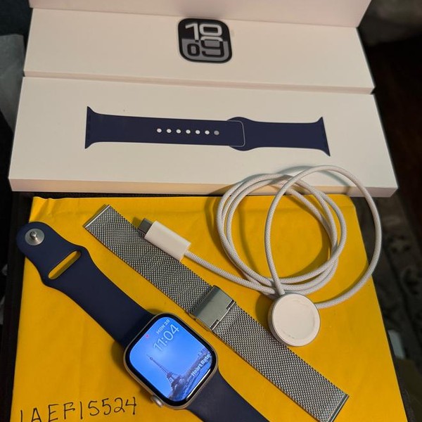 Apple Watch Series 10 42mm - Silver, A2997 - GPS, Aluminum