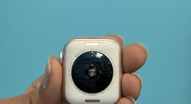 Mint
													Apple Watch SE 3rd Gen 40mm - Unlocked, Starlight, A3326 - Cellular, photo 2 of 6