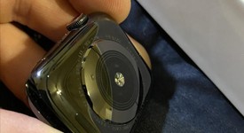 Good
													Apple Watch Series 4 44mm - Unlocked, Black, A1976 - Cellular, Stainless, photo 4 of 12
