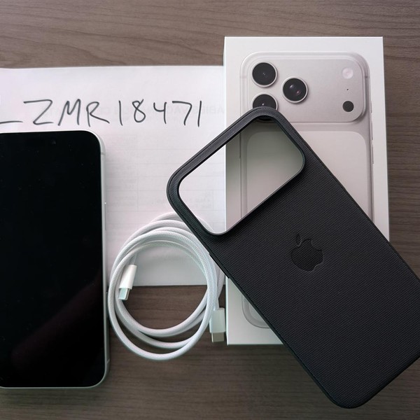 Apple iPhone 17 Pro Max - Unlocked, 1 TB, Silver, A3257