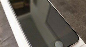 Mint
													Apple iPhone SE 2nd Gen 2020 - Unlocked, White, 64 GB, A2275, photo 5 of 6