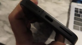 Mint
													Google Pixel 9 - Verizon, Obsidian, 128 GB, 12 GB, G2YBB, photo 4 of 7