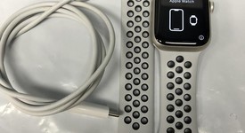 Good
													Apple Watch Series 7 41mm - Unlocked, Starlight, A2475 - Cellular, Nike, photo 2 of 8