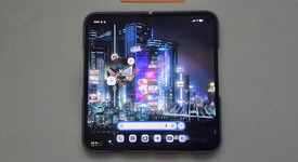 Good
													Google Pixel 10 Pro Fold - Unlocked, Moonstone, 256 GB, GU0NP, photo 4 of 7