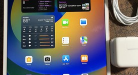 Mint
													Apple iPad Air 3rd Gen - Unlocked, Gold, 256 GB, photo 2 of 9