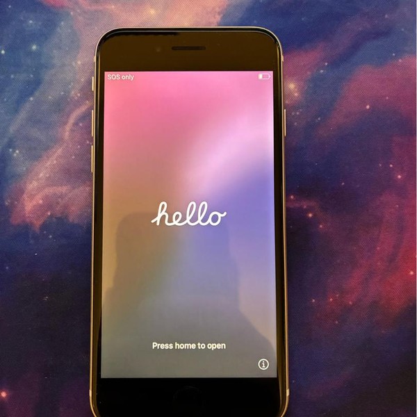 Apple iPhone SE 3rd Gen 2022 - Unlocked, 128 GB, Starlight, A2595