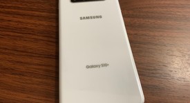 Good
													Samsung Galaxy S10 Plus - Verizon, Ceramic White, 512 GB, 8 GB, SM-G975U, photo 3 of 3