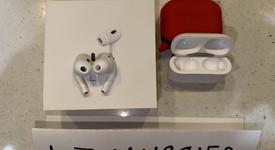 Used
													Apple AirPods Pro 2 - Lightning, photo 4 of 5