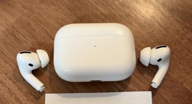 Used
													Apple AirPods Pro - Wireless Case, photo 4 of 6