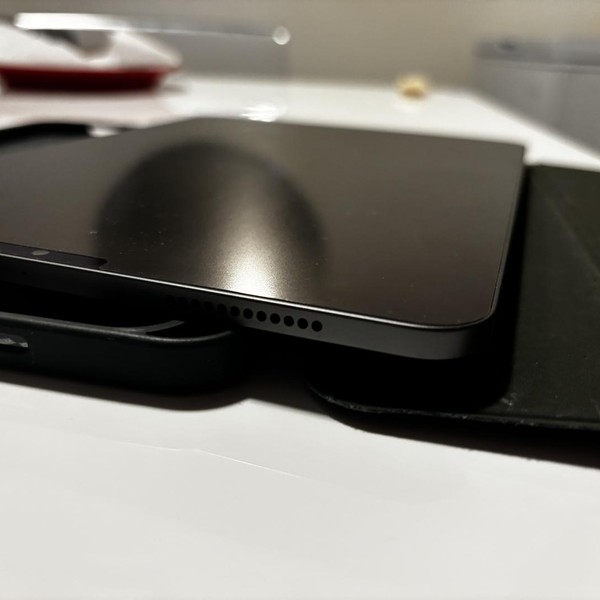 Apple iPad Air 5th Gen - Wi-Fi, Gray, 64 GB, A2588