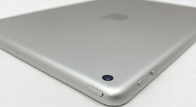 Good
													Apple iPad 6th Gen - Wi-Fi, Silver, 128 GB, A1893, photo 4 of 5