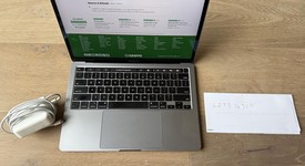 Good
													MacBook Pro 2020 - 13" - I5, Gray, 1 TB, 16 GB, photo 2 of 12