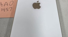 Good
													Apple iPhone SE 3rd Gen 2022 - Unlocked, Starlight, 128 GB, A2595, photo 4 of 8