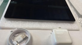 Good
													Apple iPad Pro 9.7" - AT&T, Gray, 128 GB, A1674, photo 3 of 9