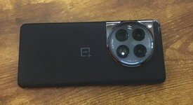 Good
													OnePlus 12 - Unlocked, Black, 256 GB, 12 GB, CPH2583, photo 3 of 8