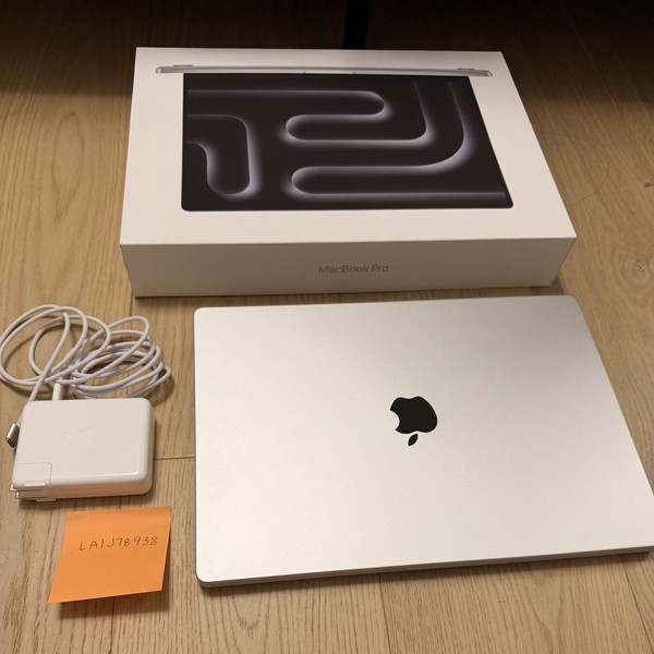 MacBook Pro 2024 - 16 inch - 512 GB, Silver, 24 GB, Apple M4 Pro 14-core