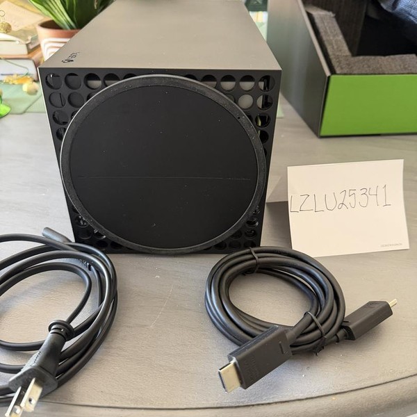 Xbox Series X (2020) - 1 TB, Black, standard