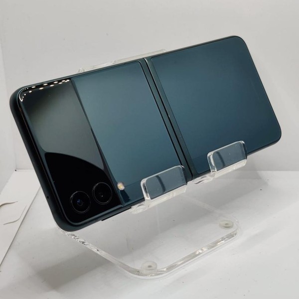 Samsung Galaxy Z Flip3 5G - Unlocked, Green, 128 GB, 8 GB, SM-F711U1