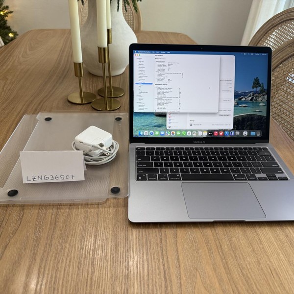 MacBook Air 2020 - 13 inch - 256 GB, Gray, 8 GB, Apple M1