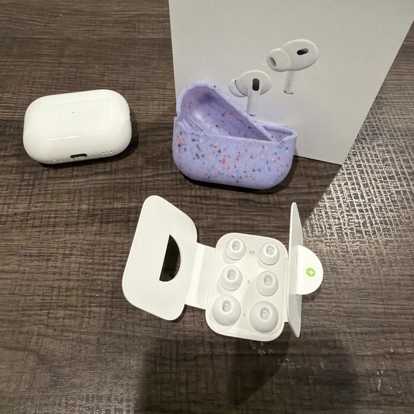 Apple AirPods Pro 2 - USB-C