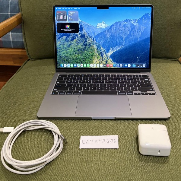 MacBook Air 2022 (M2) - 13 inch - 256 GB, Gray, 8 GB, Apple M2