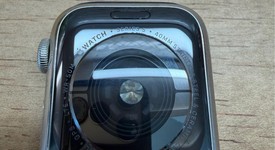 Good
													Apple Watch Series 5 40mm - Unlocked, Silver, A2094 Cellular, Stainless Steel, photo 4 of 7