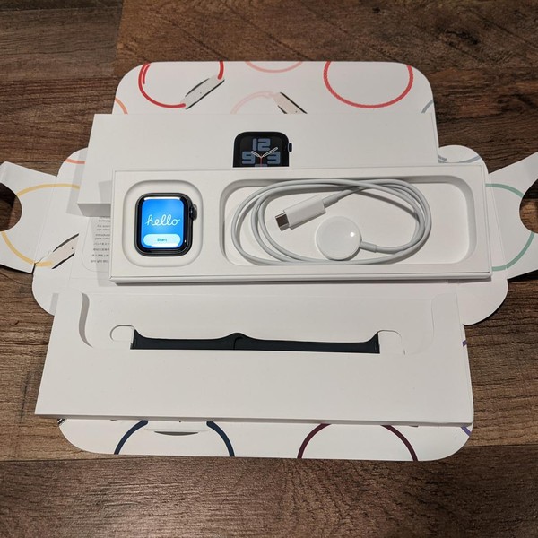 Apple Watch SE 2nd Gen 40mm - Midnight, A2722 - GPS, Aluminum