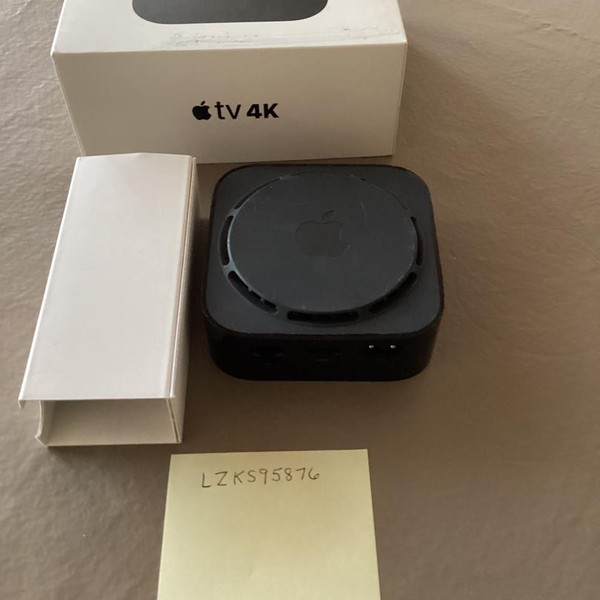 Apple TV 4k 1st Gen (2017) - 32 GB