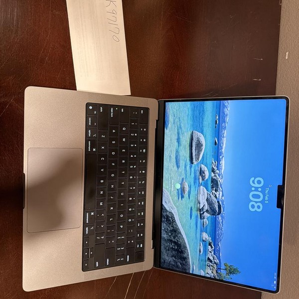 MacBook Pro Late 2023 (M3) - 14 inch - 512 GB, Silver, 8 GB, Apple M3, 10-core GPU