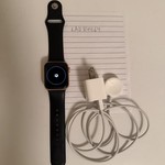 Good Apple Watch Series 4 40mm - Gold, A1977 - GPS, Aluminum