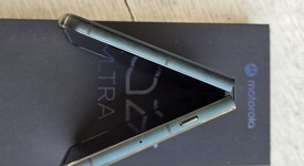 Mint
													Motorola Razr Ultra (2025) - Unlocked, PANTONE Scarab, 512 GB, 16 GB, photo 3 of 7