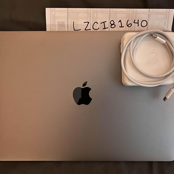 MacBook Pro 2017 (No Touch Bar) - 13 inch - 128 GB, Gray, 8 GB, Intel Core i5