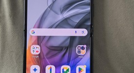 Good
													Motorola Razr (2024) - Unlocked, Gray, 256 GB, 8 GB, photo 2 of 7