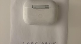 Used
													Apple AirPods Pro 2 - Lightning, photo 2 of 3