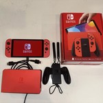 Mint Nintendo Switch - OLED - 64 GB, Red, Mario Red Edition