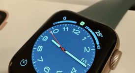 Fair
													Apple Watch Series 5 40mm - Gold, A2092 - GPS, Aluminum, photo 4 of 11