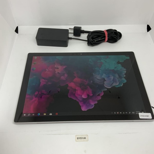 Microsoft Surface Pro 5 (2017) - Wi-Fi, 128 GB, Silver, 4 GB
